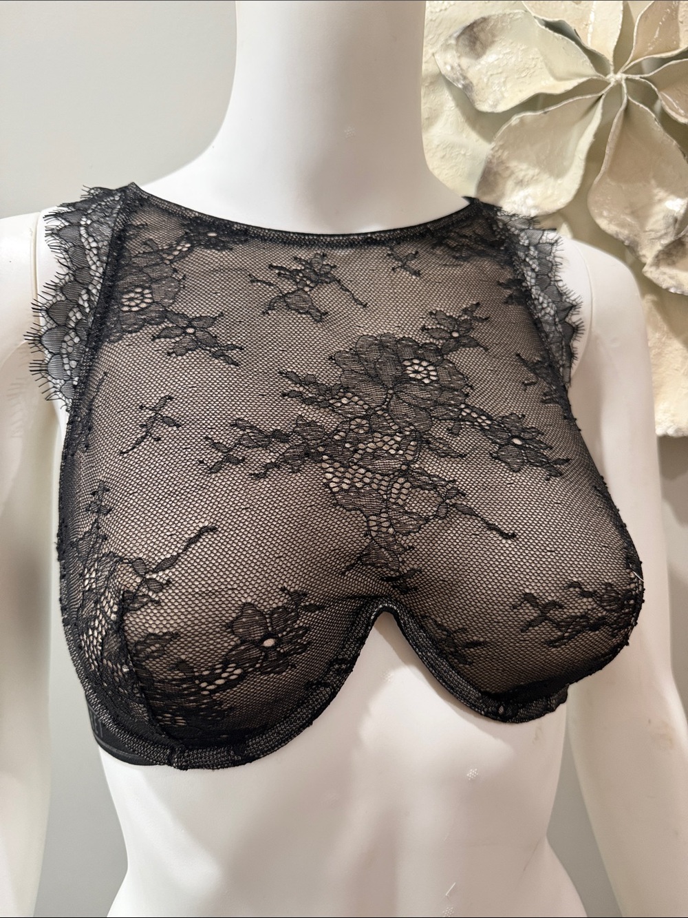 NWT Victoria’s Secret Black Lace High Neck Underwire Bra 32DD